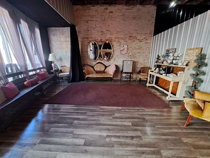 Empire Studio Picture 6