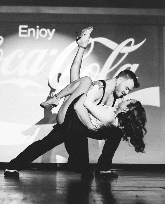 Bourbon Tango Picture 4