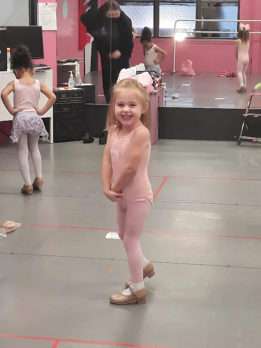 Rainbow Dance Academy Picture 3