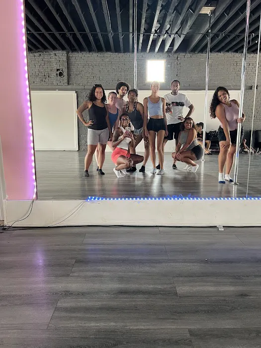 Pol'e Dance Studio Picture 2