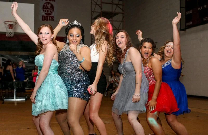 What is a Homecoming Dance in High School? Everything You Need to Know