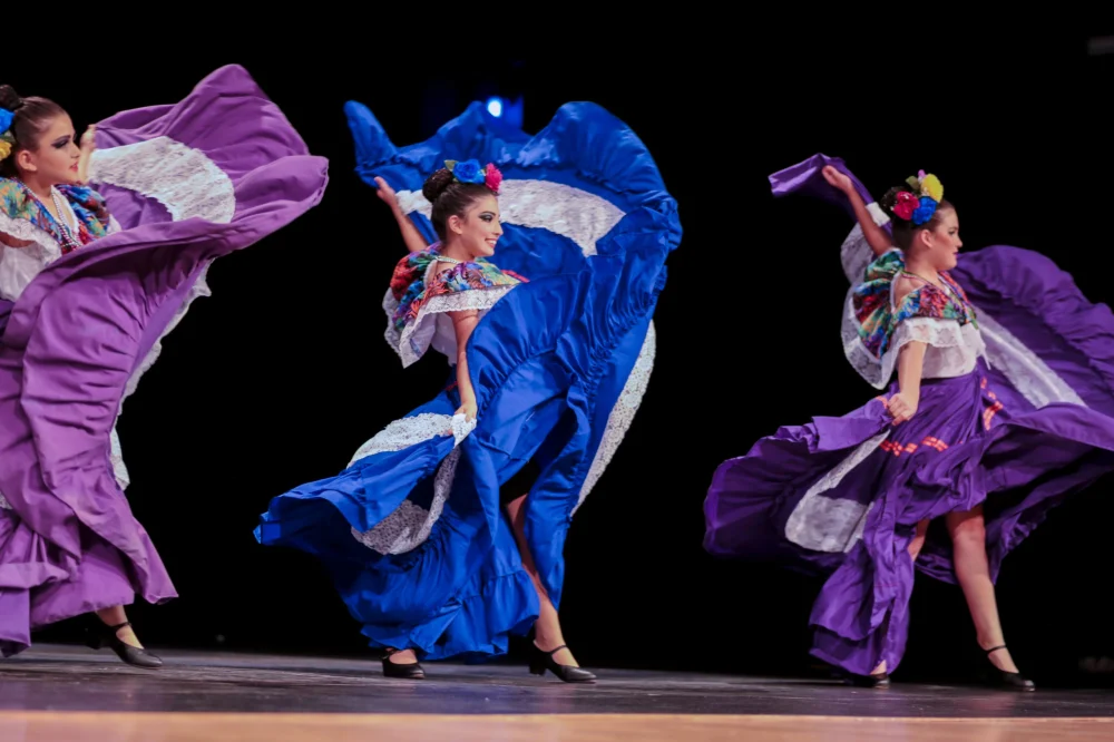 A Dance School Offers Classes in Ballet Folklorico with Cultural Heart