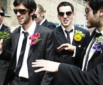 Do Guys Wear Boutonnieres in High School Dances?