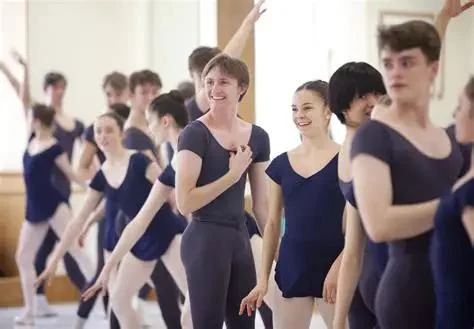What Are the Best Dance Schools in the UK? Top Institutions Revealed