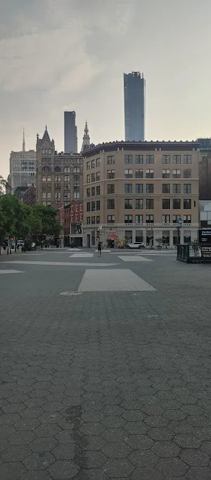 Gibney 890 Broadway Picture 8