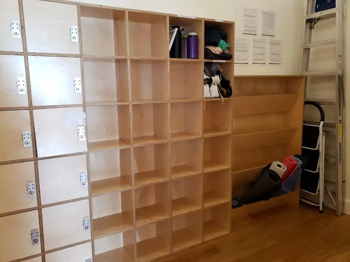 GOOD MOVE Picture 3
