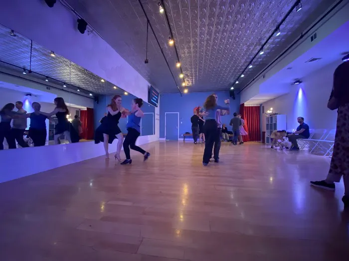Big Apple Ballroom Picture 3