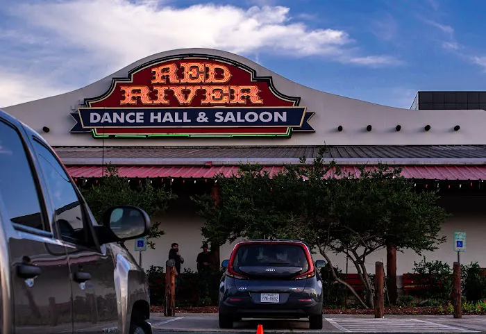Cowboys Red River | Dancehall & Saloon Picture 4