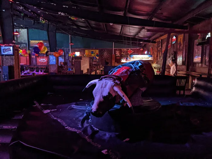 Cowboys Red River | Dancehall & Saloon Picture 5