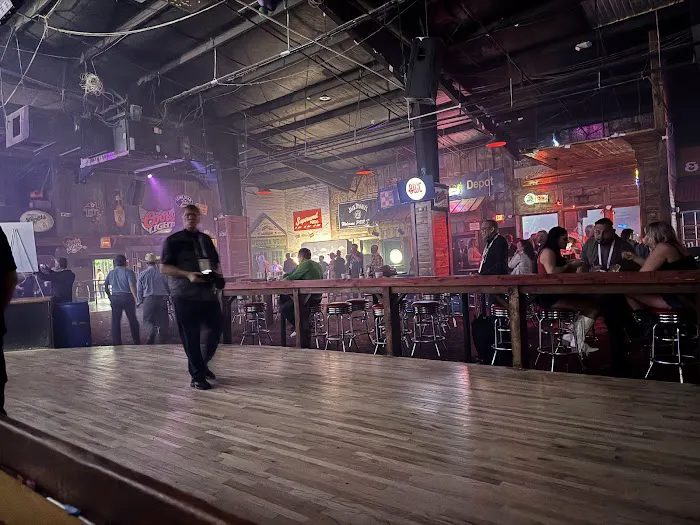 Cowboys Red River | Dancehall & Saloon Picture 2