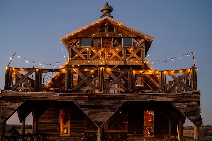 Hilltop Barn Picture 7