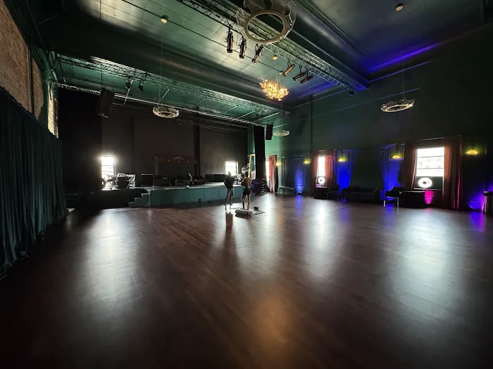 Reverie Ballroom Picture 6
