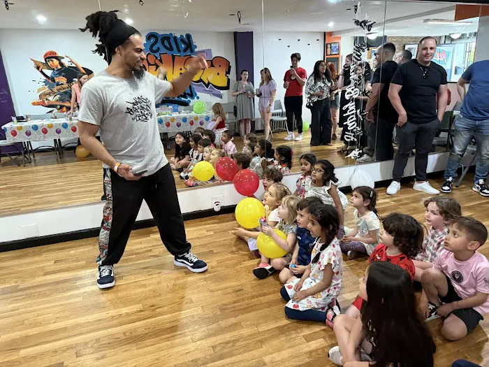 Kids Breaking League Brooklyn Picture 4