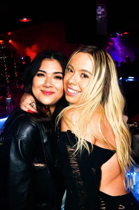 Club New Ice Picture 9