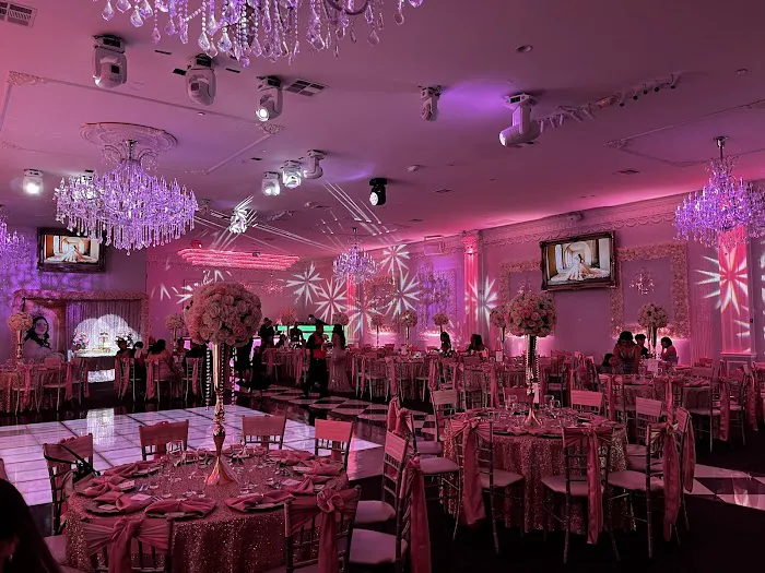 FACTORY OF DREAMS HALL SAN DIEGO Picture 1