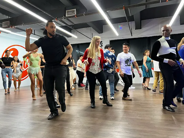 Cucala Dance Company - LICSB - LIC Salsa Classes Picture 5