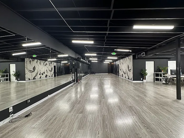 RYG DANCE STUDIO Picture 6
