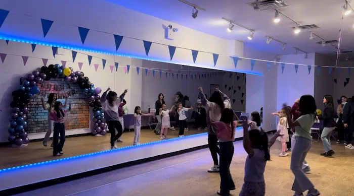 Light Everything Dance Complex Picture 4