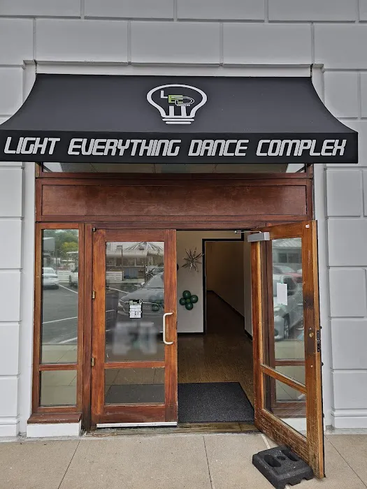 Light Everything Dance Complex Picture 10