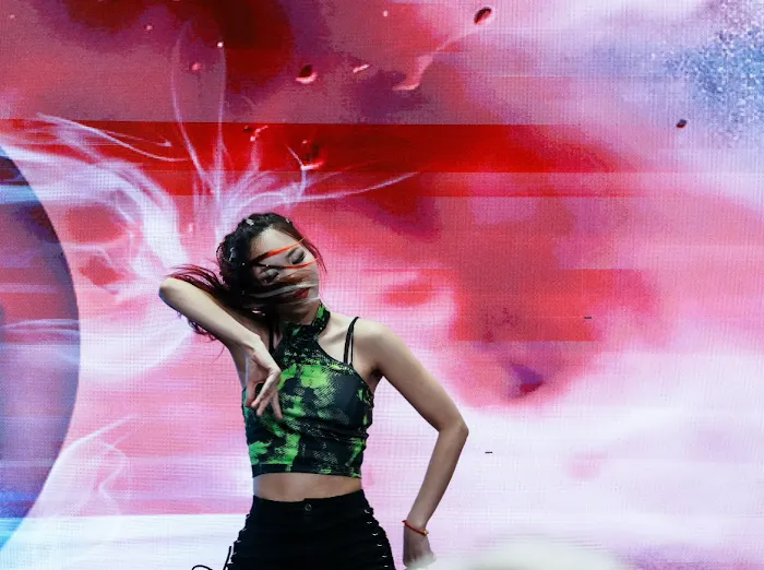 HALO DANCE CREW Picture 10