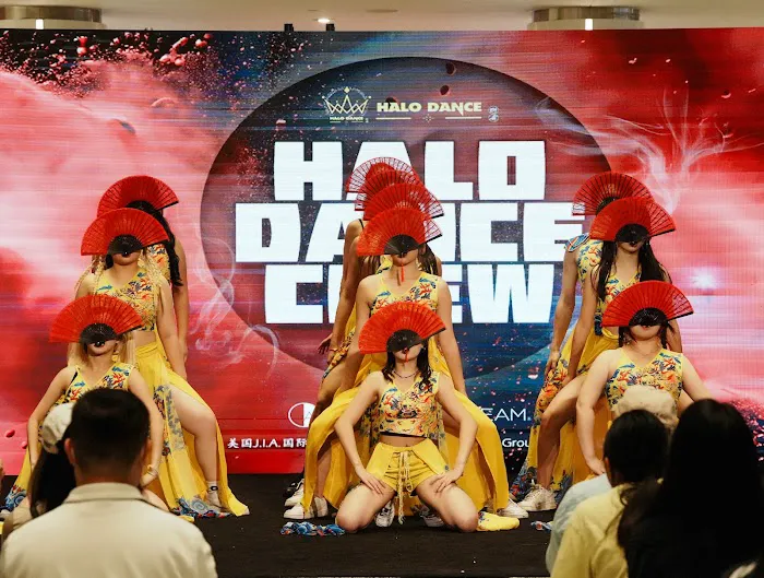 HALO DANCE CREW Picture 7