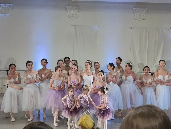 Extra Pirouette Picture 2