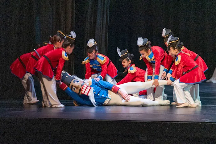 Edgewater Performing Arts Picture 7