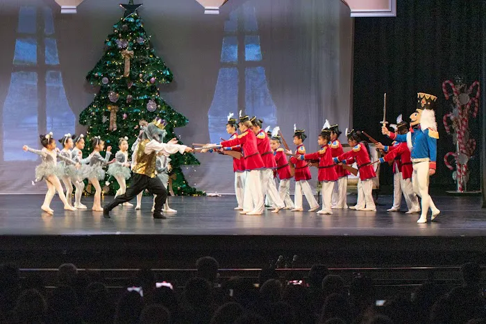 Edgewater Performing Arts Picture 6