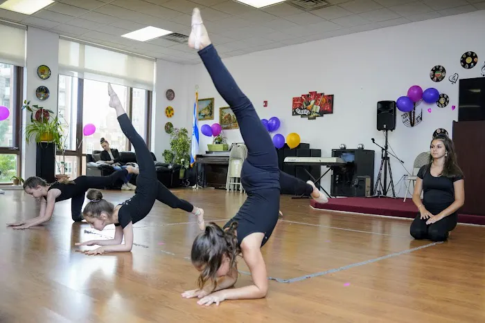 Artgymnastics Studio Brooklyn Picture 2
