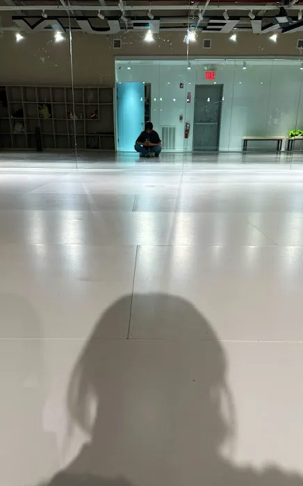 HL Dance & Performing Arts Studio Picture 1