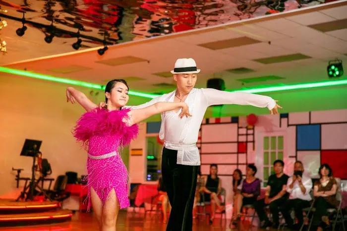 Flushing Dance Club Picture 6