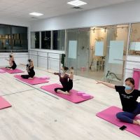 D&M dancing art studio爱艺舞蹈艺术学校 ico