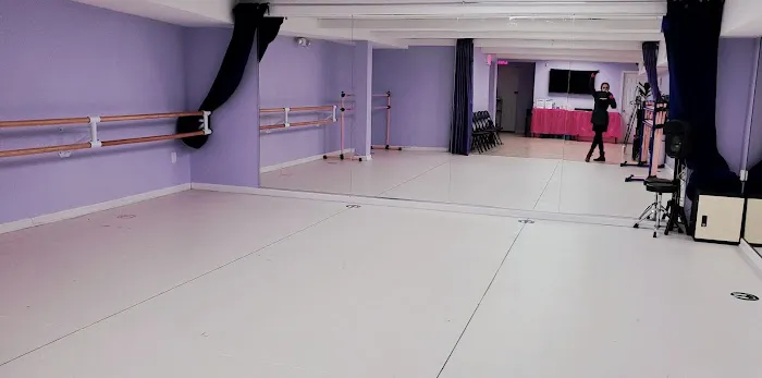 MOVE. MAKE. BLOOM. Picture 7