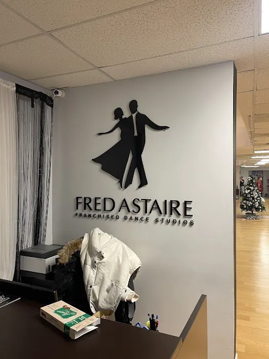Fred Astaire Dance Studios - Staten Island Central Picture 7