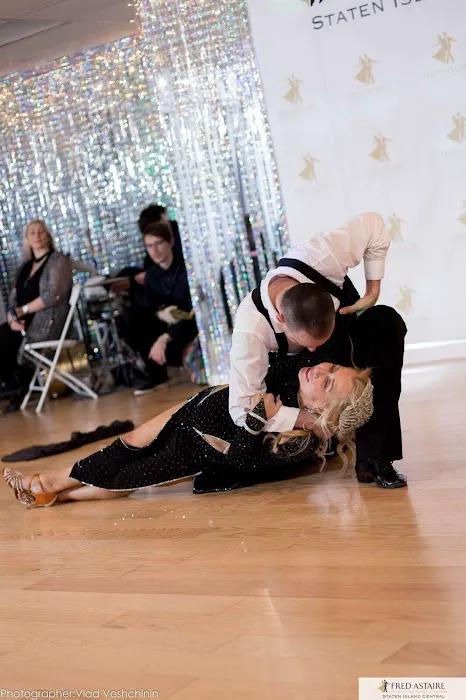 Fred Astaire Dance Studios - Staten Island Central Picture 9