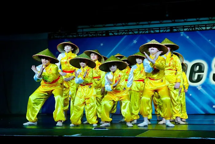Black & Yellow Dance and Circus School Picture 2