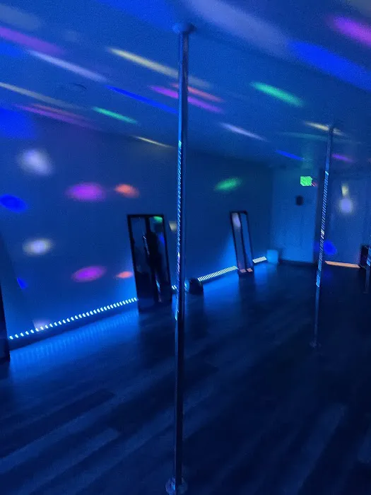 Purple Kisses Pole Fitness Picture 9