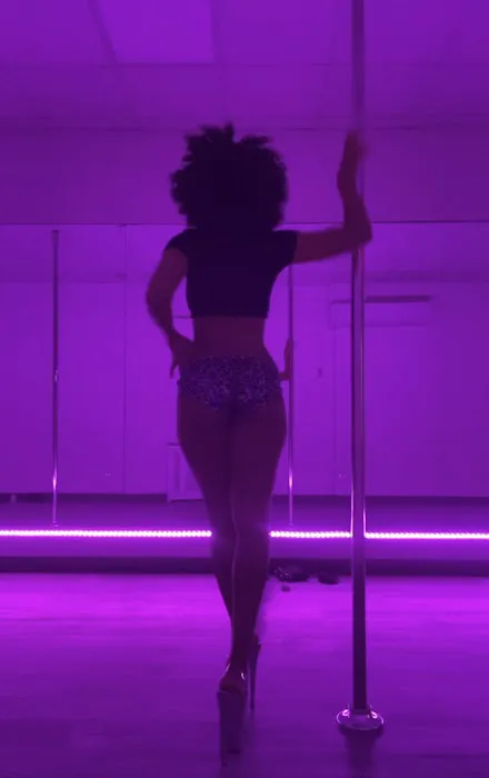 Purple Kisses Pole Fitness Picture 10