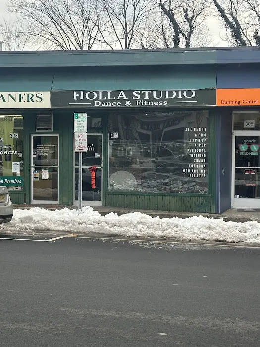 HOLLA STUDIO Picture 1