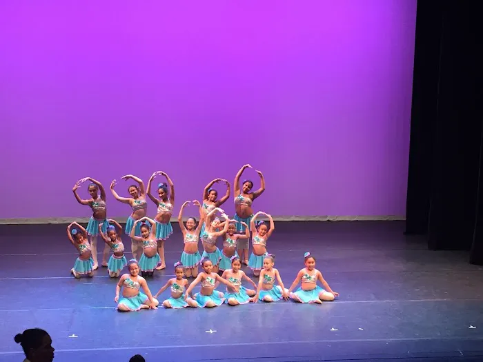TamiCo. Dancing Picture 3