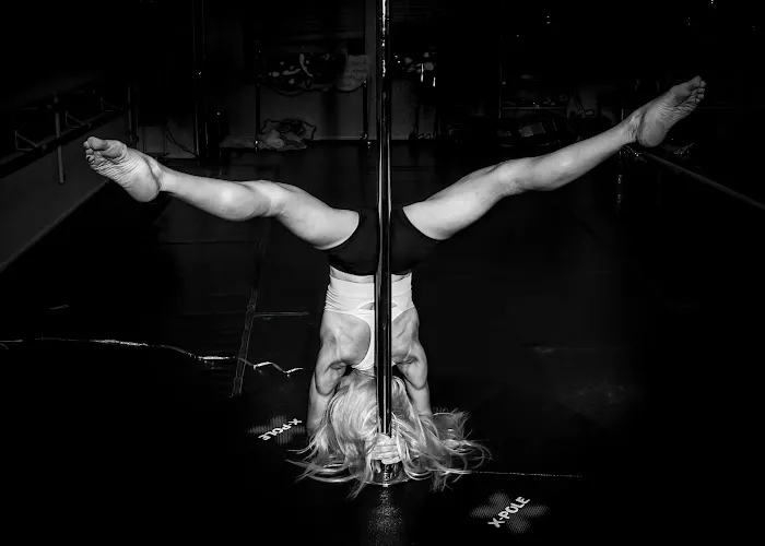 Lana DANCE Pole Dance Yoga and Stretching Picture 8
