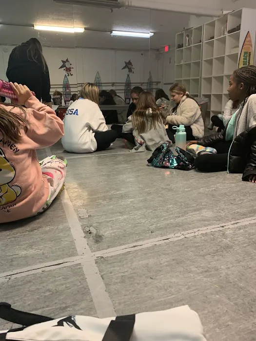 Miss Edie's Dancin Feet Picture 1
