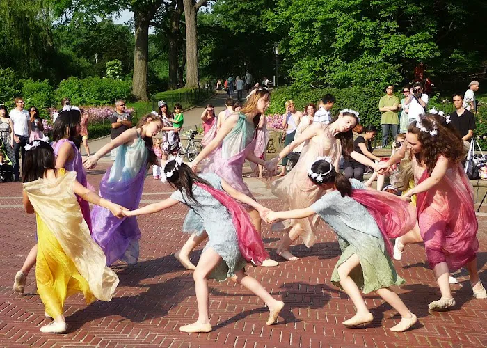 Children Dancing Picture 5
