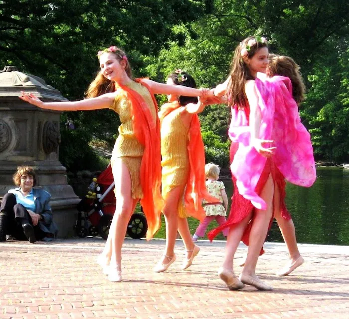Children Dancing Picture 4