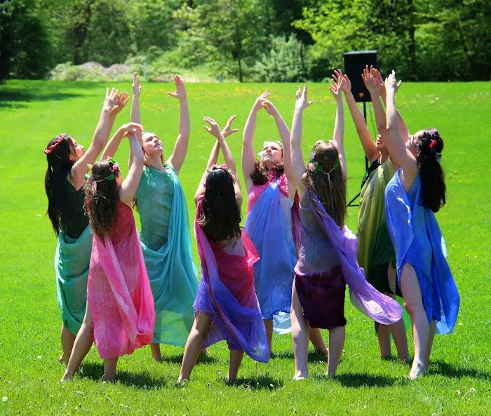 Children Dancing Picture 1