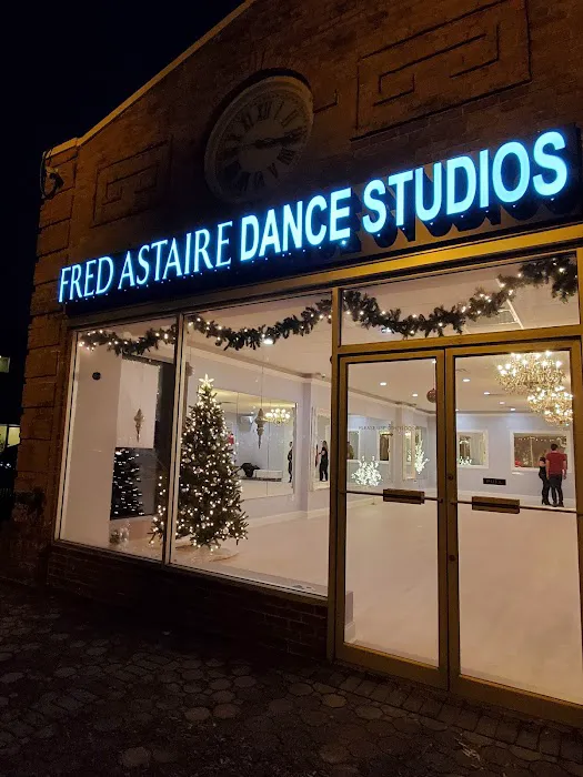 Fred Astaire Dance Studios - Garden City Picture 4