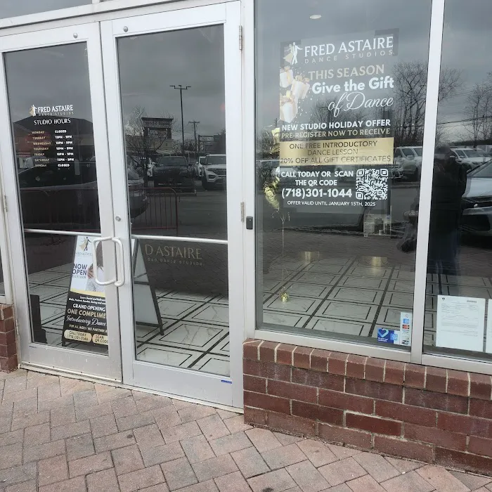 Fred Astaire Dance Studios - Staten Island South Picture 3