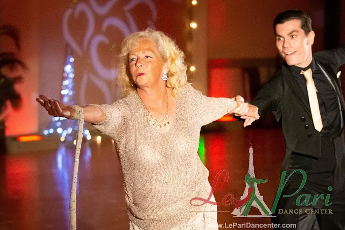 Dance at Le Pari Picture 9