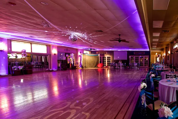 Dance at Le Pari Picture 5