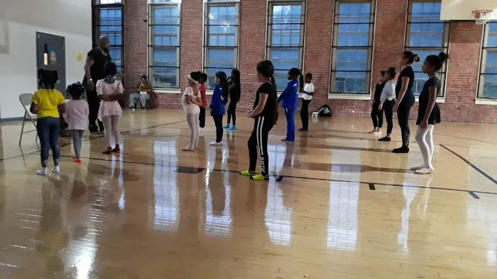L. De. Dance School Picture 8